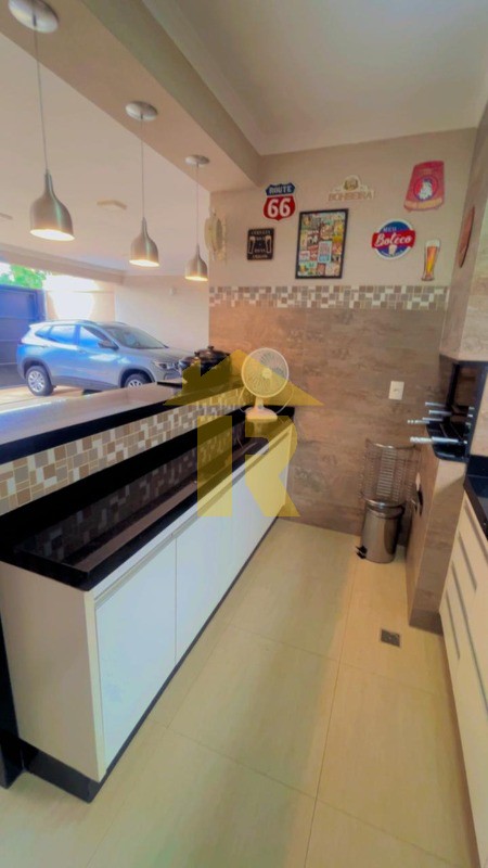 Casa com 3 quartos à venda, 226m² — foto 14 de 32