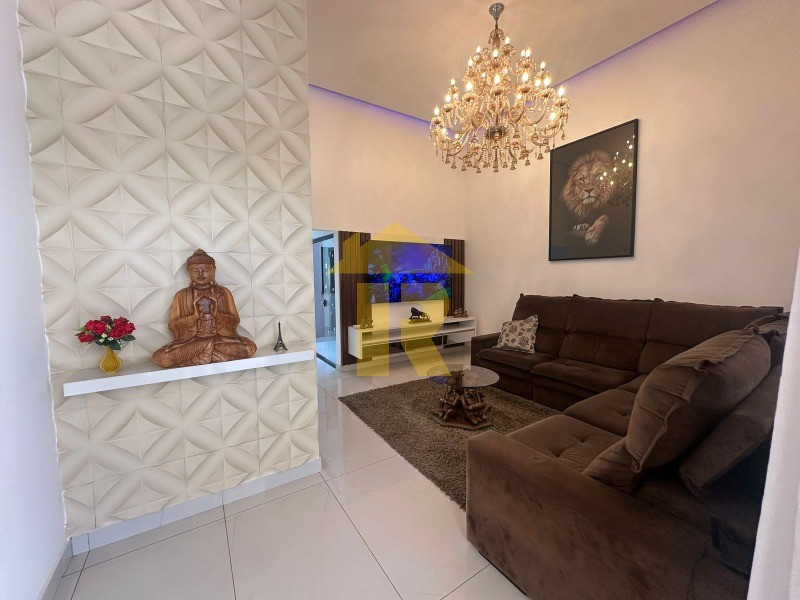 Casa com 3 quartos à venda, 200m² — foto 3 de 31