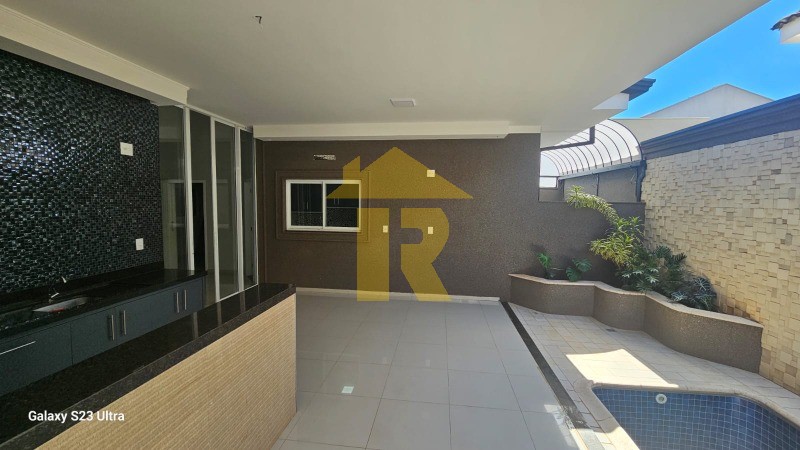 Casa de Condomínio com 3 quartos à venda, 223m² — foto 14 de 33