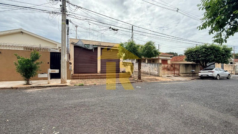 Casa com 4 quartos à venda, 303m² — foto 2 de 20
