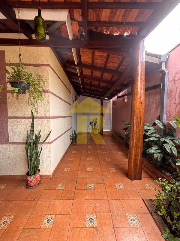 Casa de Condomínio com 3 quartos para aluguel, 98m² — foto 2 de 28