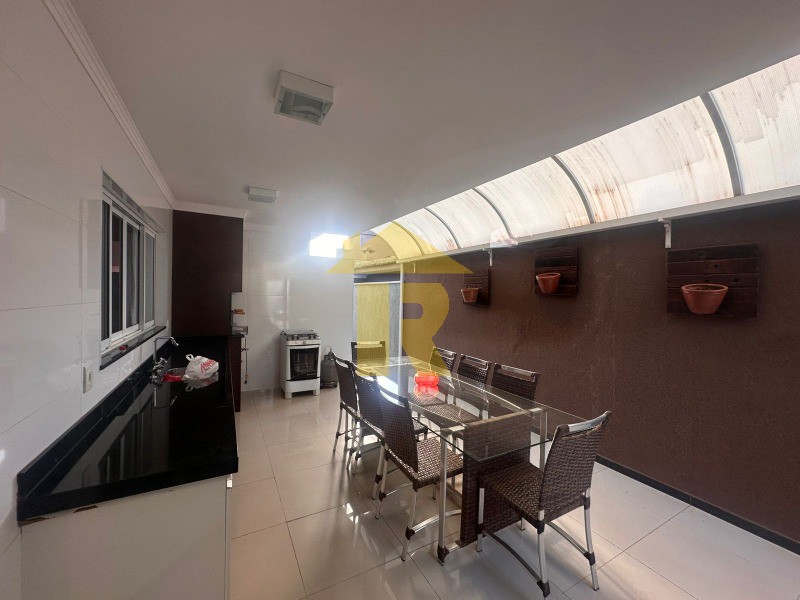 Casa de Condomínio com 3 quartos à venda, 400m² — foto 9 de 24