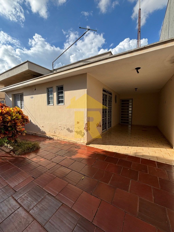 Casa com 2 quartos à venda, 140m² — foto 1 de 27