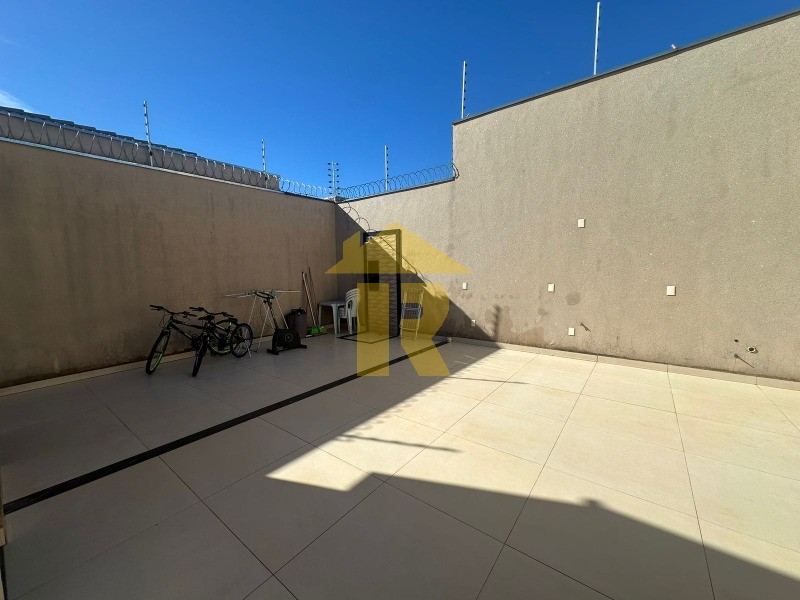Casa com 3 quartos à venda, 200m² — foto 12 de 31