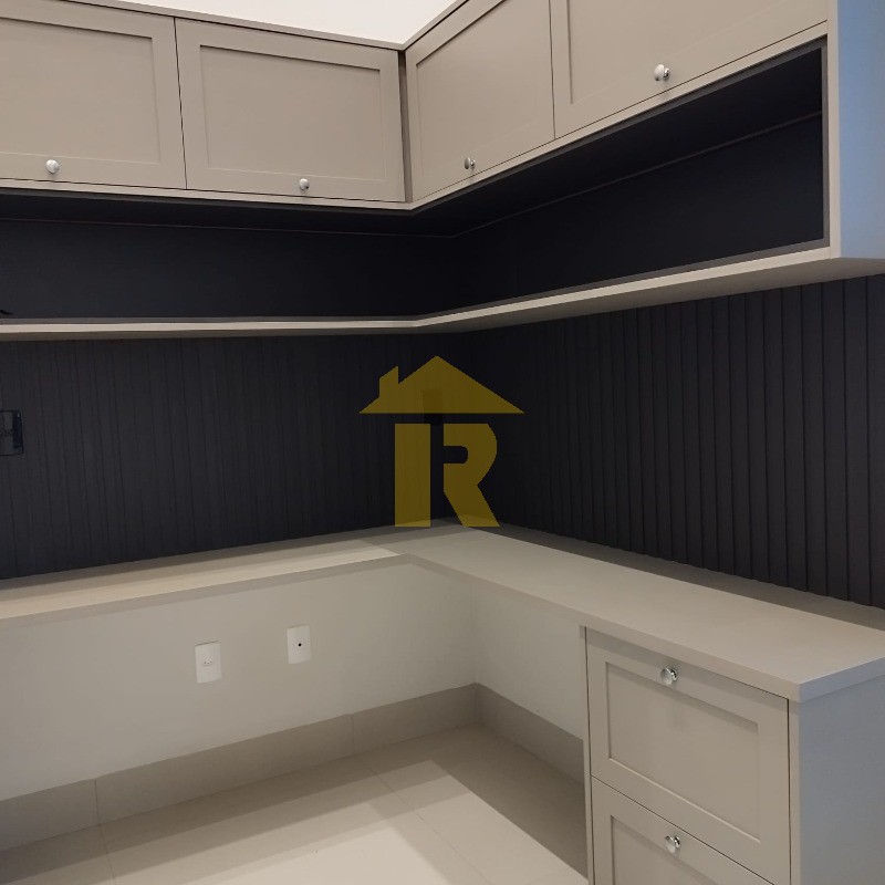Casa de Condomínio com 3 quartos à venda, 212m² — foto 8 de 29