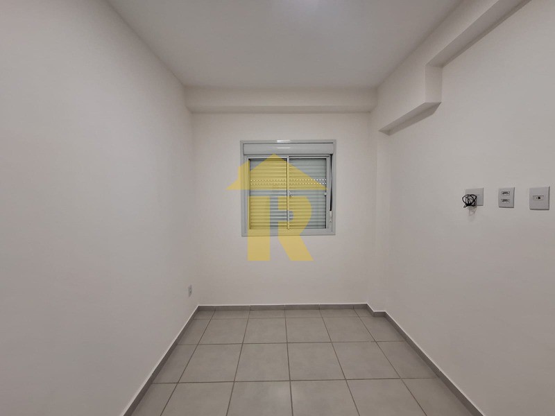 Apartamento com 3 quartos para aluguel, 77m² — foto 15 de 32