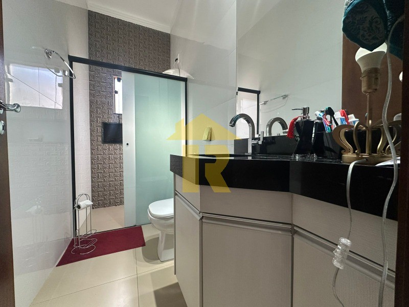 Casa com 3 quartos à venda, 200m² — foto 25 de 31