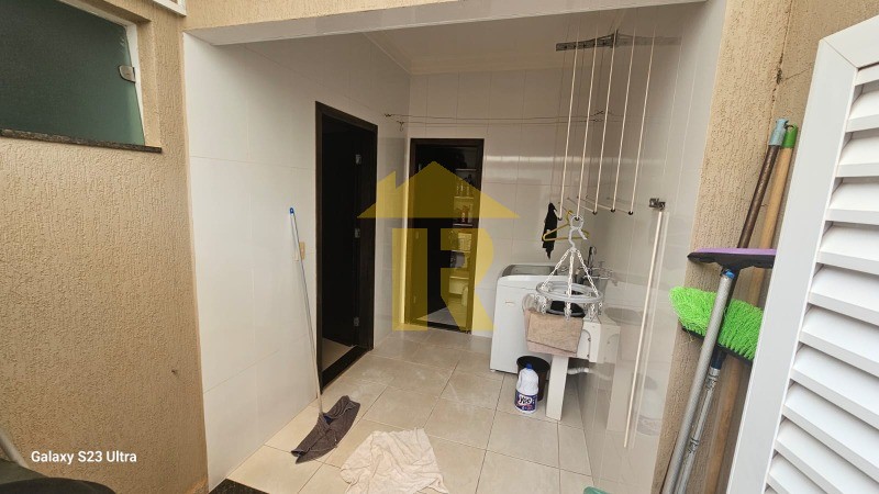 Casa de Condomínio com 3 quartos à venda, 198m² — foto 10 de 33