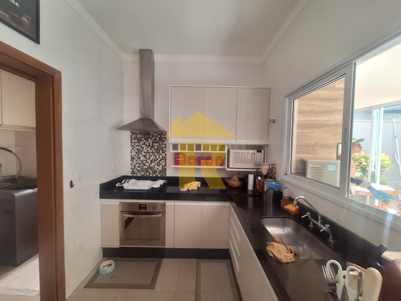 Casa de Condomínio com 3 quartos à venda, 177m² — foto 12 de 21