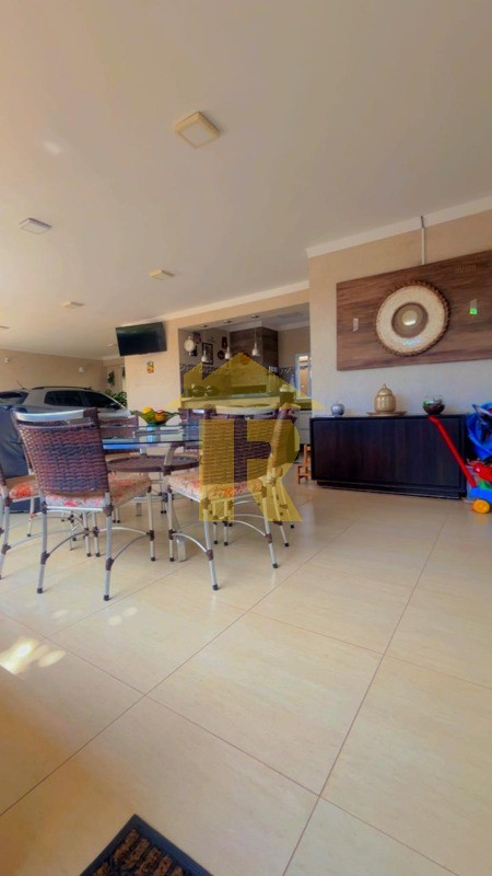Casa com 3 quartos à venda, 226m² — foto 18 de 32