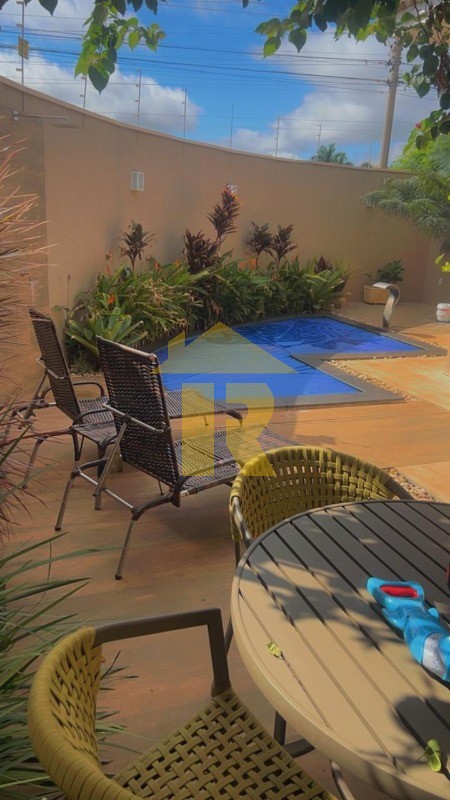 Casa com 3 quartos à venda, 226m² — foto 20 de 32