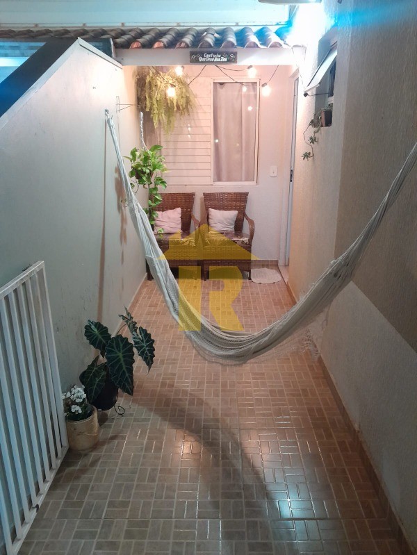 Casa de Condomínio com 3 quartos à venda, 100m² — foto 3 de 32