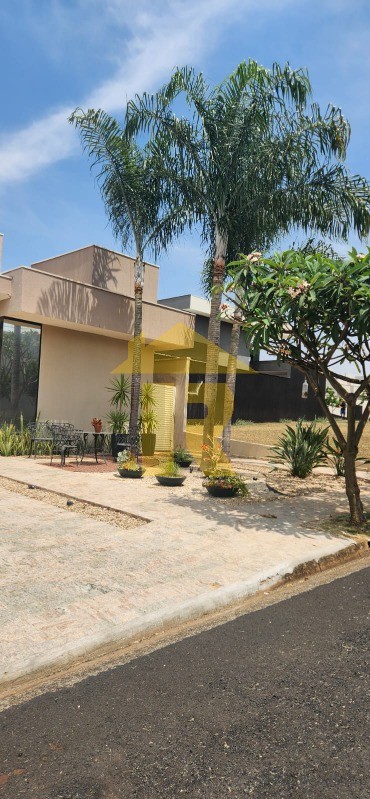 Casa de Condomínio com 4 quartos à venda, 230m² — foto 2 de 39