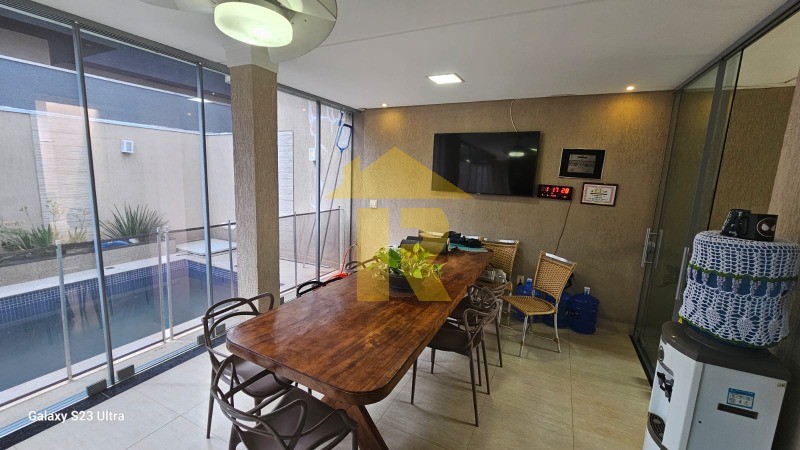Casa de Condomínio com 3 quartos à venda, 198m² — foto 15 de 33