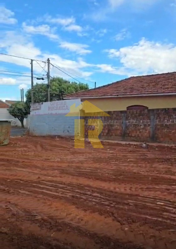 Terreno / Lote / Condomínio  à venda, 300m² — foto 9 de 10