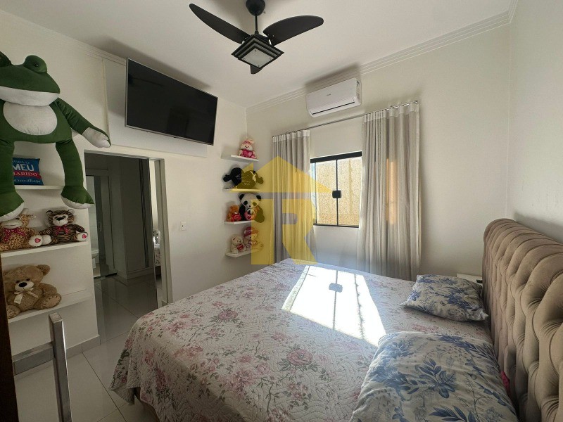 Casa com 3 quartos à venda, 200m² — foto 19 de 31
