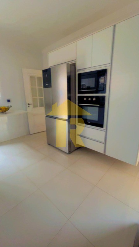 Casa com 3 quartos à venda, 226m² — foto 15 de 32