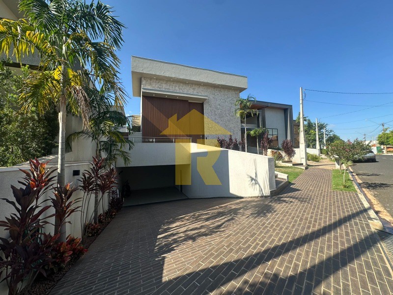 Casa de Condomínio com 3 quartos à venda, 227m² — foto 2 de 27