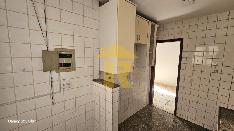 Apartamento com 4 quartos para aluguel, 133m² — foto 4 de 21