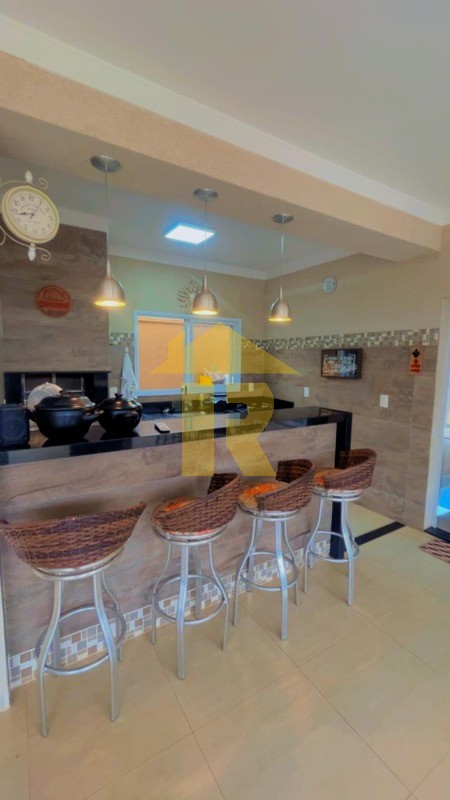 Casa com 3 quartos à venda, 226m² — foto 17 de 32