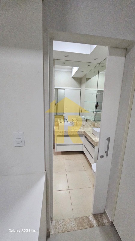 Casa de Condomínio com 3 quartos à venda, 223m² — foto 32 de 33