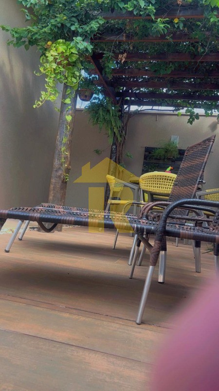 Casa com 3 quartos à venda, 226m² — foto 22 de 32