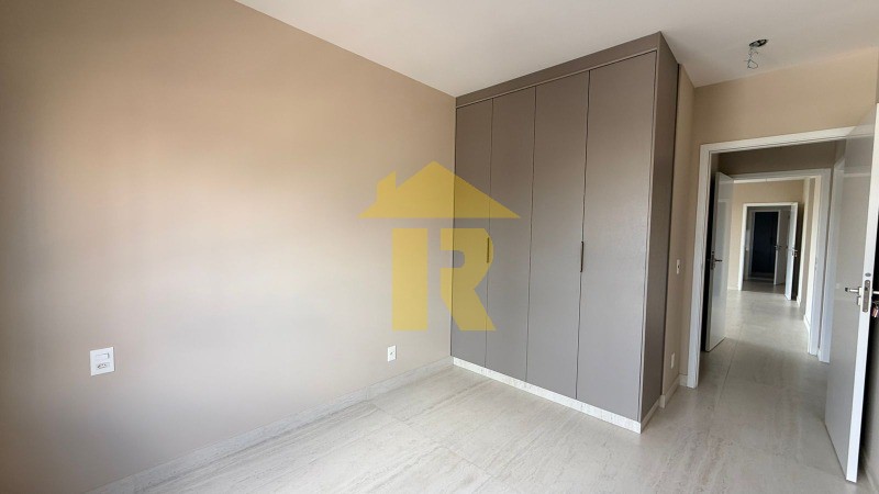 Apartamento com 3 quartos à venda, 141m² — foto 22 de 33