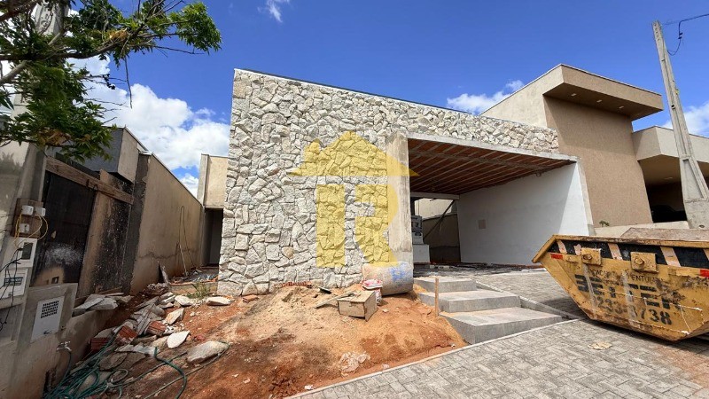 Casa de Condomínio com 3 quartos à venda, 158m² — foto 2 de 28