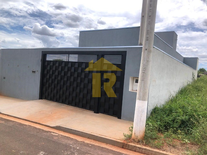 Casa com 2 quartos à venda, 123m² — foto 2 de 30