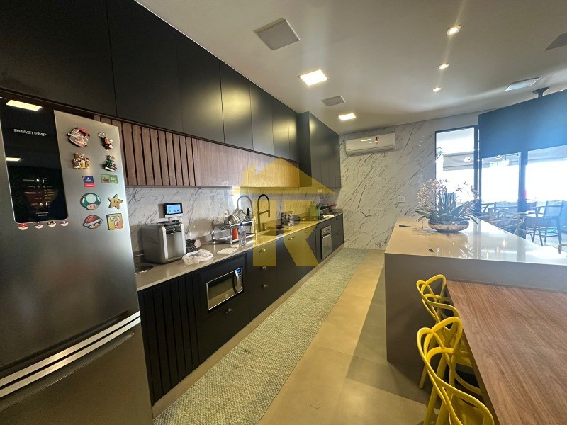 Casa de Condomínio com 3 quartos à venda, 227m² — foto 11 de 27