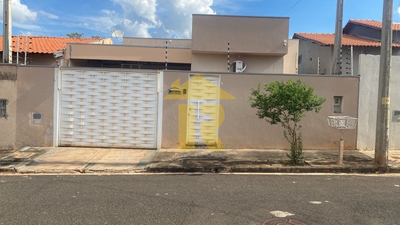 Casa com 3 quartos à venda, 120m² — foto 1 de 31
