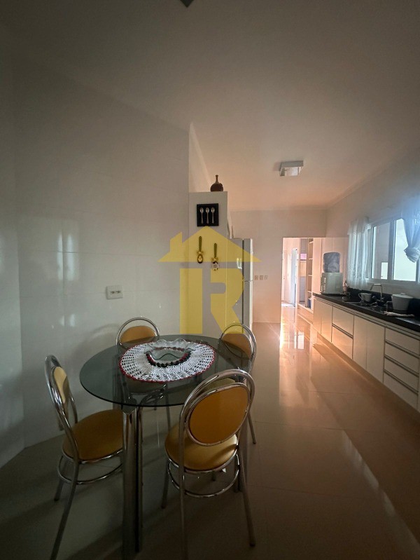Casa de Condomínio com 3 quartos à venda, 400m² — foto 6 de 24