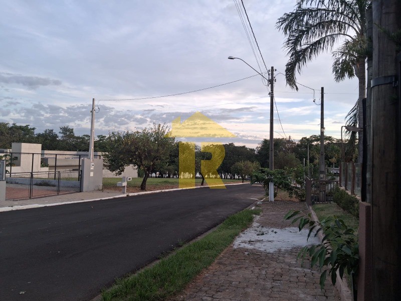 Casa de Condomínio com 3 quartos à venda, 250m² — foto 3 de 56