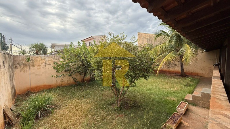 Casa com 3 quartos à venda, 245m² — foto 16 de 29