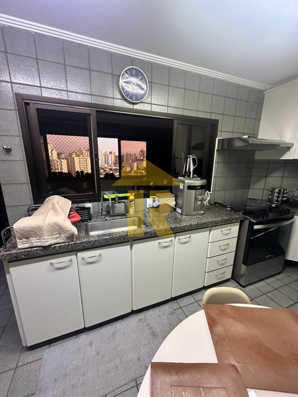 Apartamento com 3 quartos à venda, 132m² — foto 8 de 26