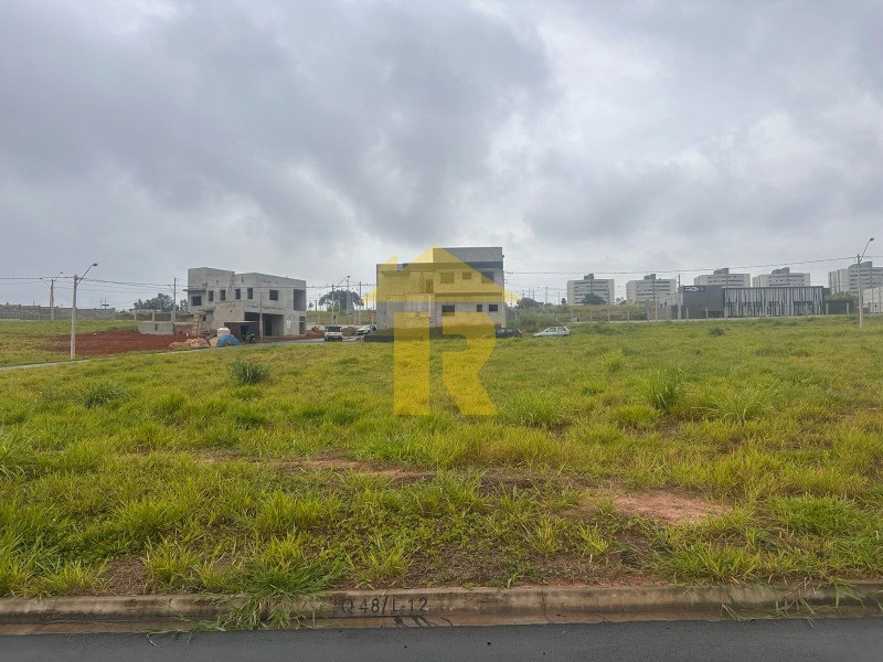 Terreno / Lote / Condomínio  à venda, 500m² — foto 1 de 32