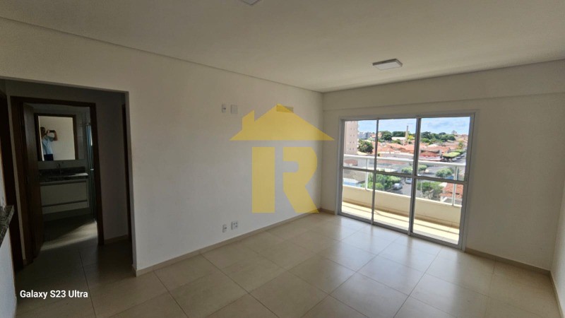 Apartamento com 2 quartos à venda, 76m² — foto 2 de 22