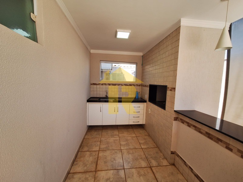 Casa de Condomínio com 3 quartos à venda, 247m² — foto 12 de 24