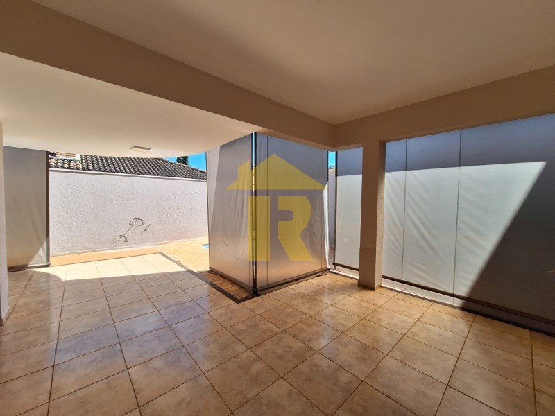 Casa de Condomínio com 3 quartos à venda, 247m² — foto 14 de 24