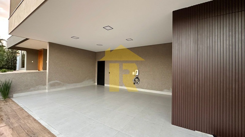 Casa de Condomínio com 3 quartos à venda, 211m² — foto 2 de 21