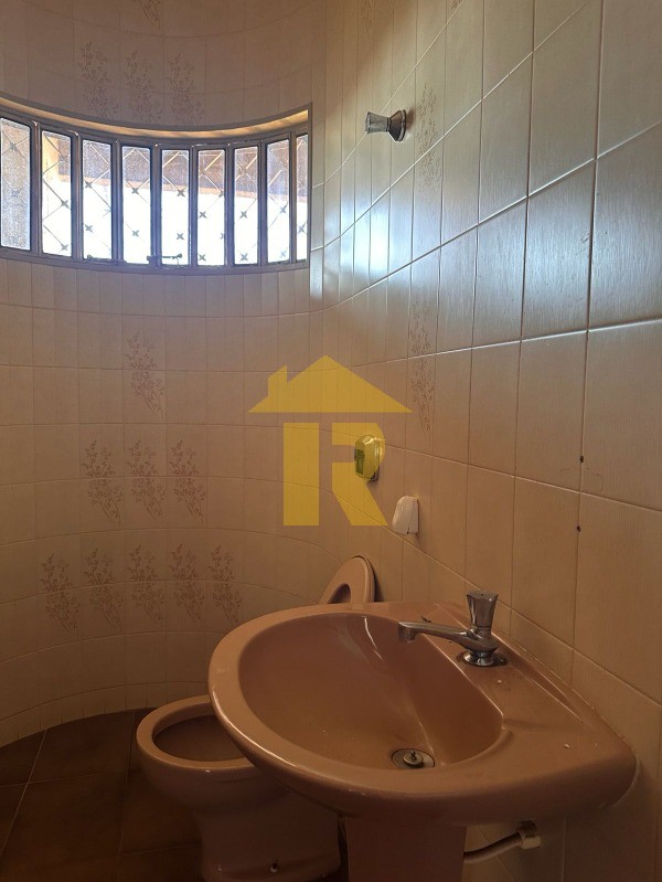 Casa com 3 quartos à venda, 300m² — foto 12 de 34