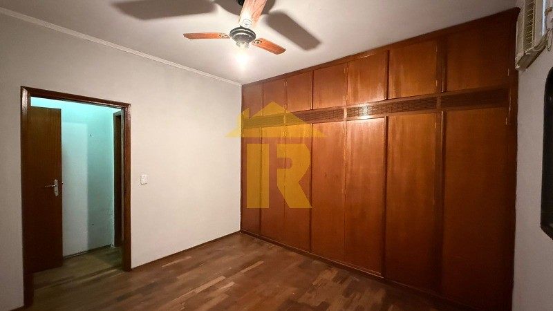 Casa com 3 quartos à venda, 245m² — foto 28 de 29
