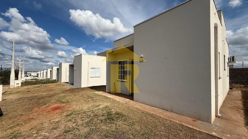 Casa de Condomínio com 2 quartos à venda, 45m² — foto 3 de 33