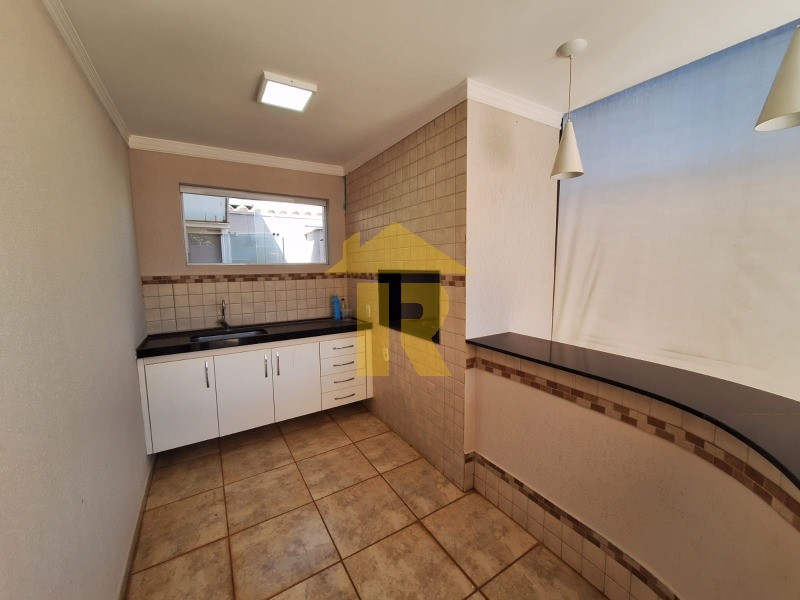 Casa de Condomínio com 3 quartos à venda, 247m² — foto 13 de 24