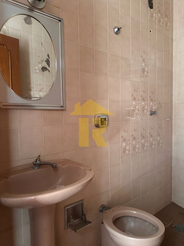 Casa com 3 quartos à venda, 300m² — foto 24 de 34