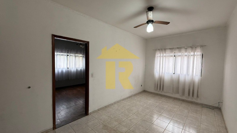 Casa com 3 quartos à venda, 245m² — foto 11 de 29