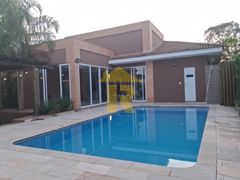 Casa de Condomínio com 3 quartos à venda, 250m² — foto 17 de 56