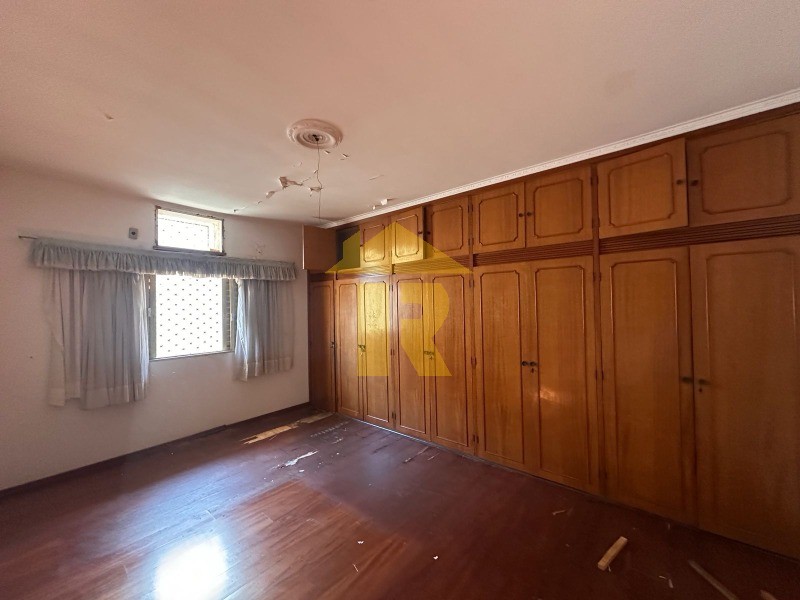 Casa com 3 quartos à venda, 300m² — foto 34 de 34