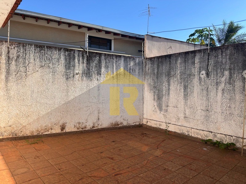Casa com 3 quartos à venda, 300m² — foto 21 de 34