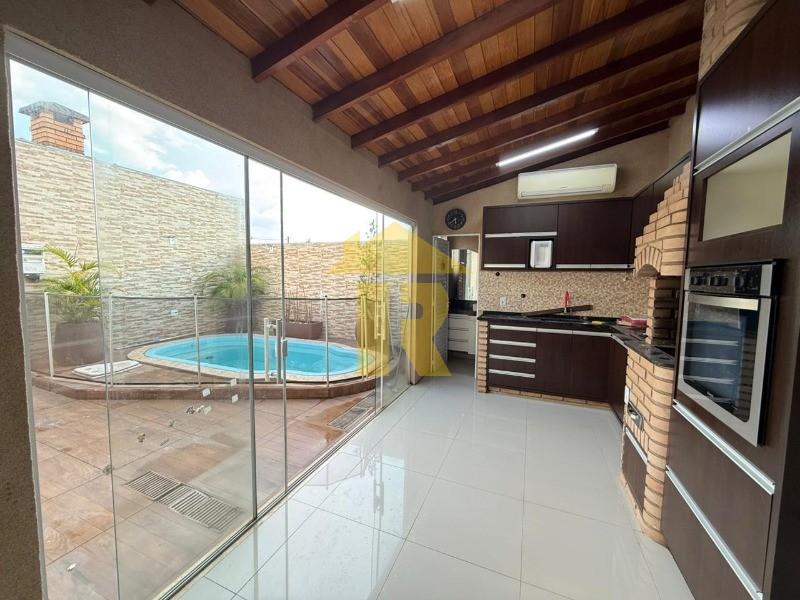 Casa de Condomínio com 3 quartos à venda, 160m² — foto 1 de 21